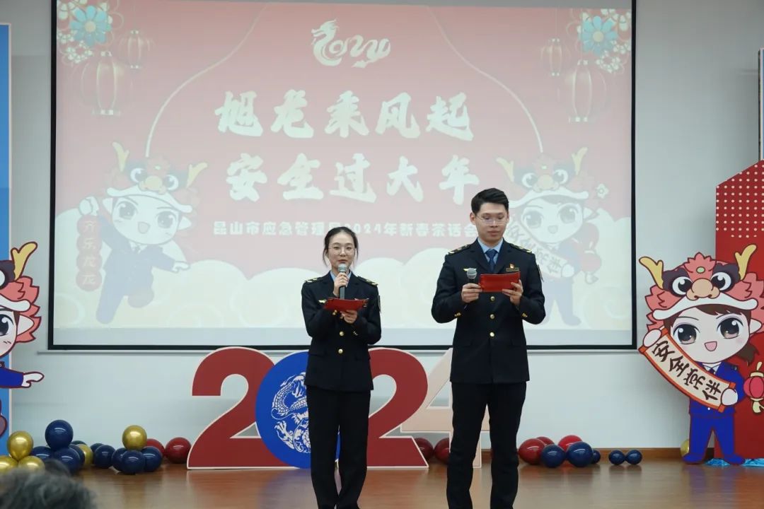化工公司網(wǎng)站模板,化工公司網(wǎng)頁模板,響應式模板,網(wǎng)站制作,網(wǎng)站建站 圖片