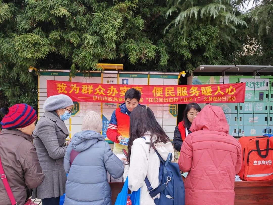 化工公司網(wǎng)站模板,化工公司網(wǎng)頁模板,響應式模板,網(wǎng)站制作,網(wǎng)站建站 圖片