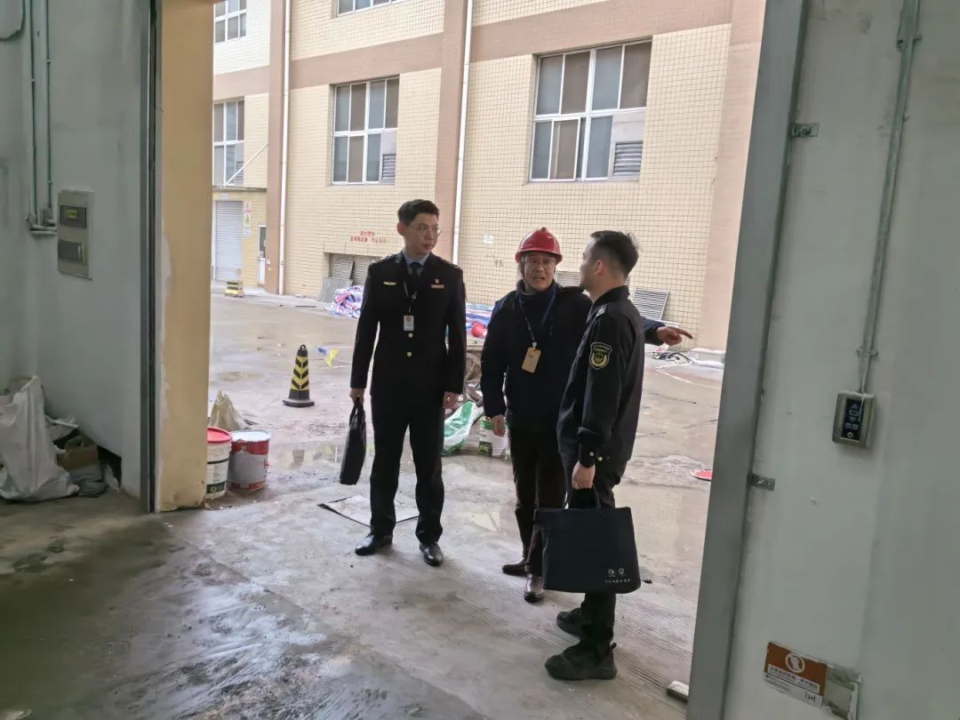 化工公司網(wǎng)站模板,化工公司網(wǎng)頁模板,響應式模板,網(wǎng)站制作,網(wǎng)站建站 圖片