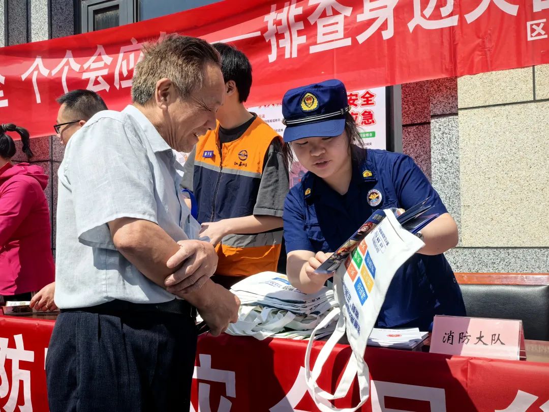 化工公司網(wǎng)站模板,化工公司網(wǎng)頁模板,響危險(xiǎn)品倉庫昆山化學(xué)品倉儲(chǔ),昆山危險(xiǎn)品倉庫,昆山危化品倉儲(chǔ),昆山乙類化學(xué)品倉儲(chǔ),昆山甲類危險(xiǎn)品倉庫,昆山丙類化學(xué)品倉庫,上海甲類危險(xiǎn)品倉庫,上海甲類化學(xué)品倉庫,上海危險(xiǎn)品倉庫,上海危化品倉庫,蘇州甲類危險(xiǎn)品倉庫應(yīng)式模板,網(wǎng)站制作,網(wǎng)站建站 圖片